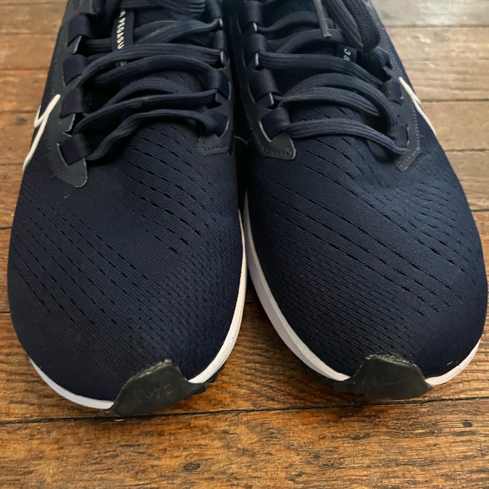 Nike Air Zoom Pegasus 38 TB Women’s 9 Athletic Running Shoes College Navy EUC - Picture 2 of 6